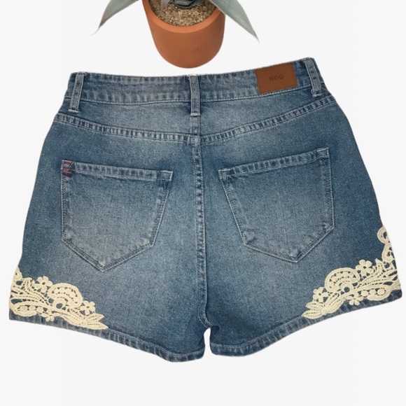 BDG High-Rise Crochet-Lace Women’s Jean Shorts 25 - Picture 9 of 15